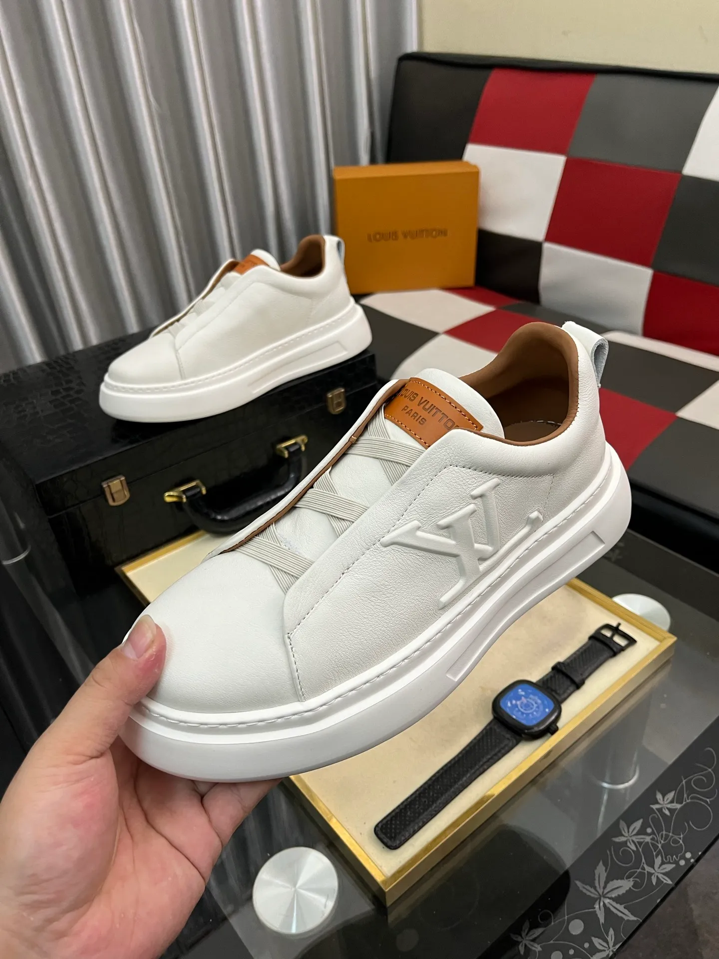 Men's shoes 💰480⌚️⌚️LV Louis Vuitton. The latest fashionable casual shoes are popular in physical stores. New spring and summer comfortable imported custom original cowhide, unique jacquard fabric element design. With sheepskin lining, Lv original bottom, [sun][sun] high-end packaging and high quality💪Details determine the quality, you can enter and leave the counter at will, the code number is 38-442️⃣colors available